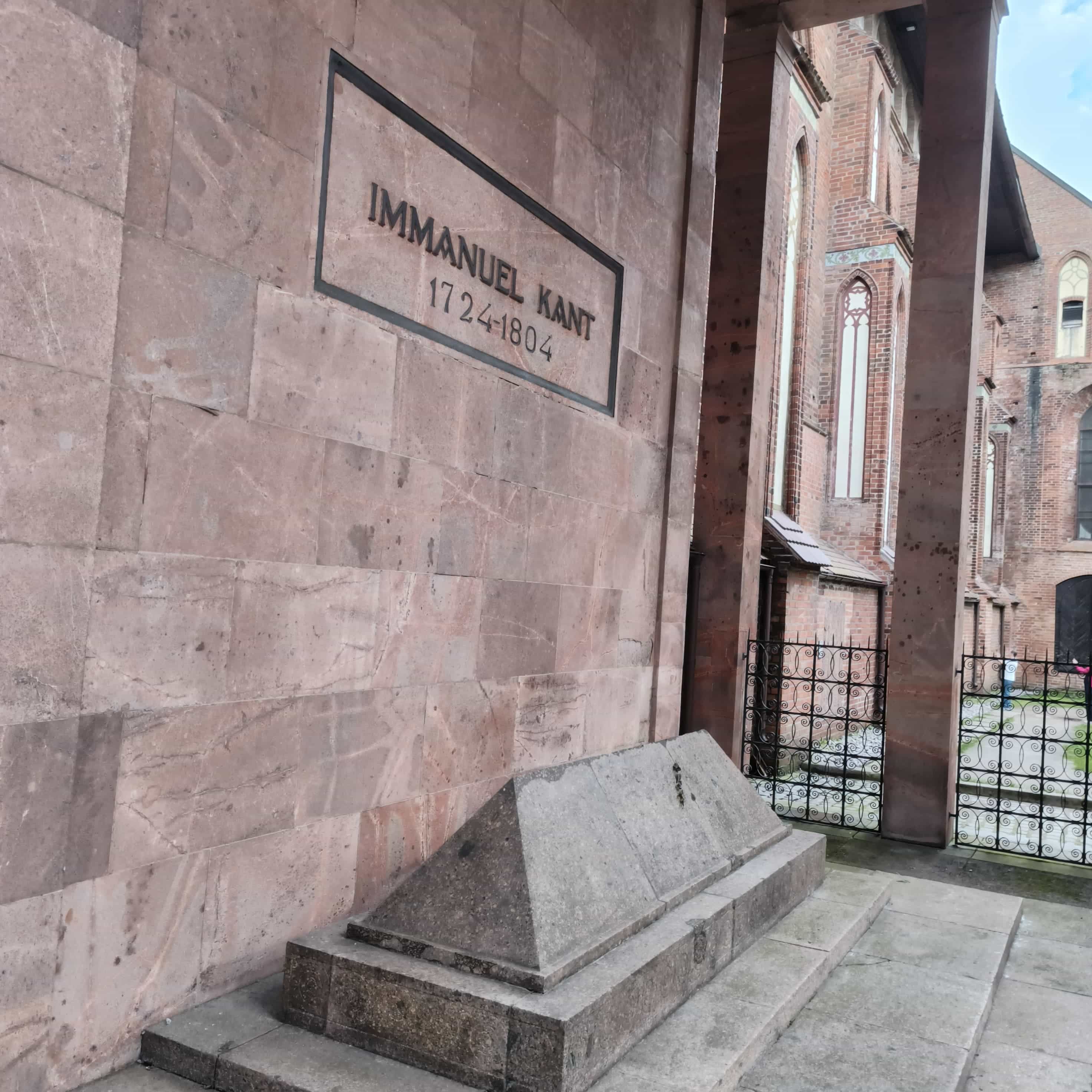 Photo from Kaliningrad: burial of Immanuel Kant.